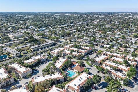 5218 NE 6th Avenue Oakland Park FL 33334