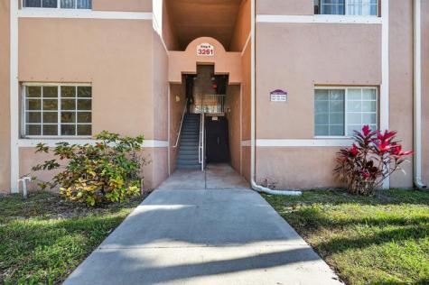 3261 Sabal Palm Manor Davie FL 33024