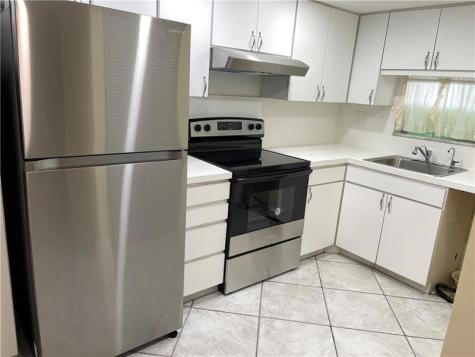 9410 N Hollybrook Lake Drive Pembroke Pines FL 33025