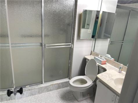 9410 N Hollybrook Lake Drive Pembroke Pines FL 33025