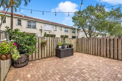 9723 Lago Drive Boynton Beach FL 33472