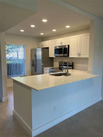 5890 NW 64th Avenue Fort Lauderdale FL 33319