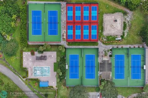 2801 Victoria Way Coconut Creek FL 33066