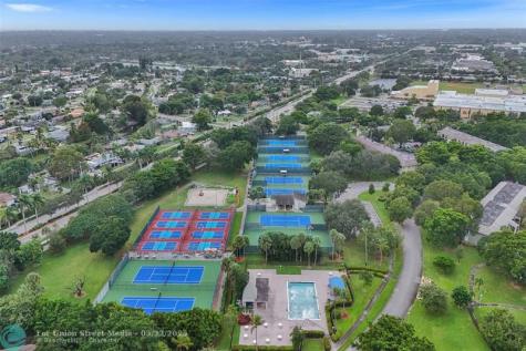 2801 Victoria Way Coconut Creek FL 33066