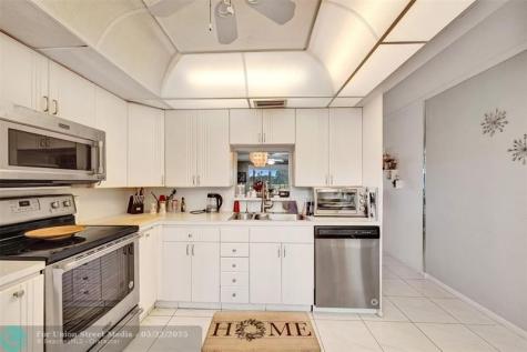 2801 Victoria Way Coconut Creek FL 33066