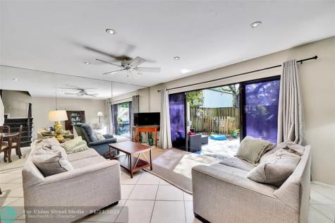 3300 Atlanta Street Hollywood FL 33021