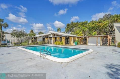 3300 Atlanta Street Hollywood FL 33021