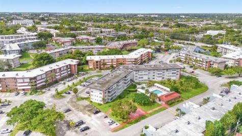 2991 NW 46 Avenue Lauderdale Lakes FL 33313