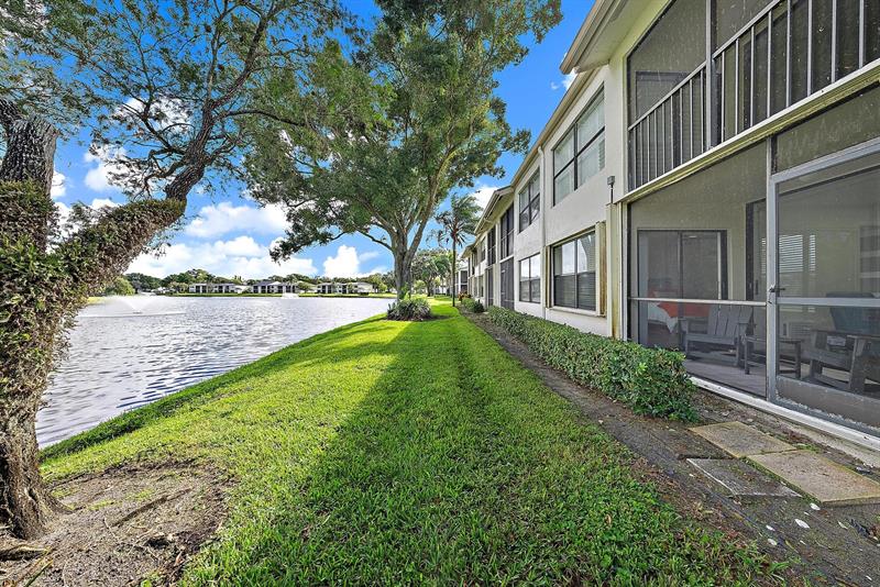 6928 Briarlake Palm Beach Gardens FL 33418