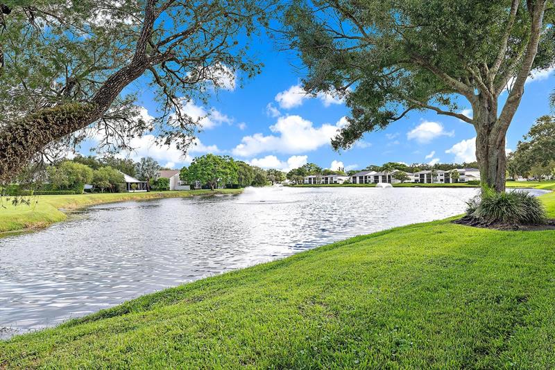 6928 Briarlake Palm Beach Gardens FL 33418