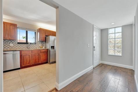 334 Lakeview Drive Weston FL 33326