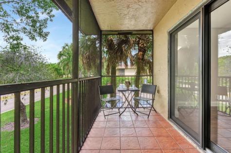334 Lakeview Drive Weston FL 33326