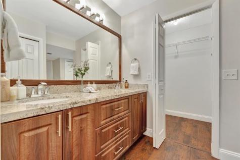334 Lakeview Drive Weston FL 33326