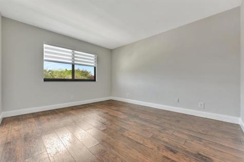 334 Lakeview Drive Weston FL 33326