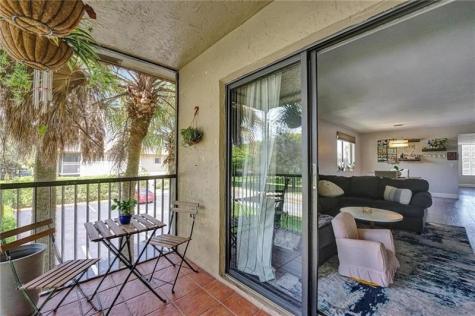 334 Lakeview Drive Weston FL 33326
