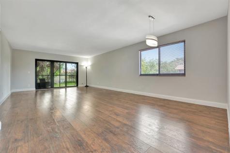 334 Lakeview Drive Weston FL 33326