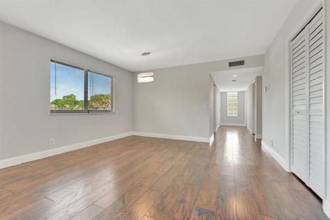 334 Lakeview Drive Weston FL 33326