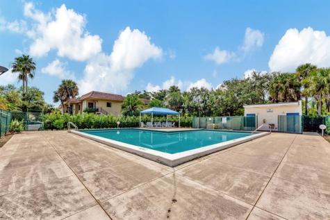 334 Lakeview Drive Weston FL 33326