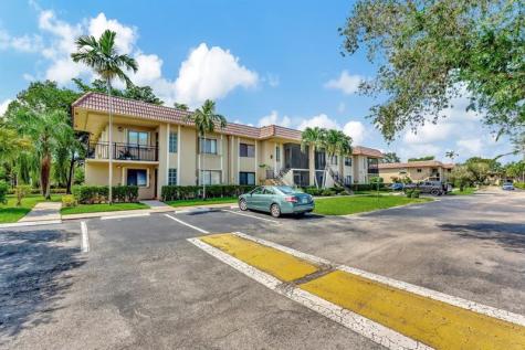 334 Lakeview Drive Weston FL 33326