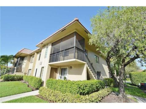 334 Lakeview Drive Weston FL 33326