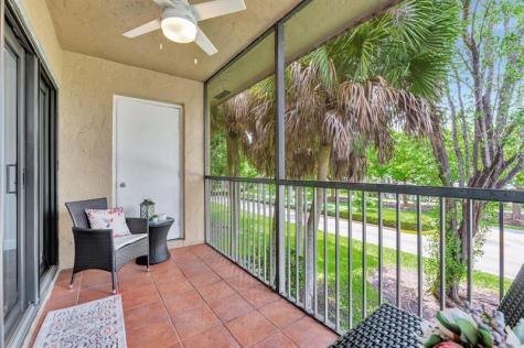 334 Lakeview Drive Weston FL 33326