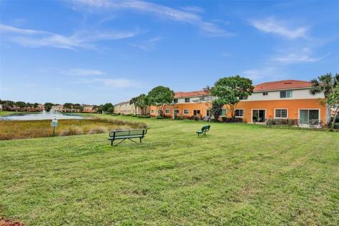 7463 Sarentino Lane Boynton Beach FL 33437