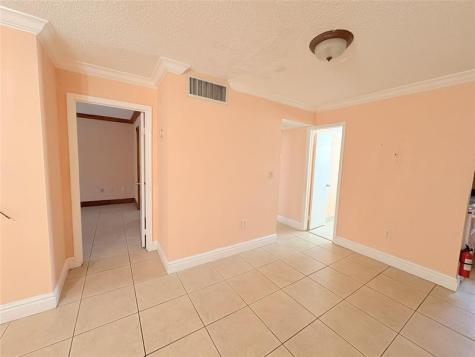 2760 W 62nd Place Hialeah FL 33016