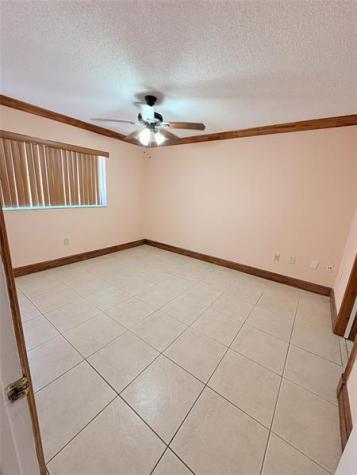 2760 W 62nd Place Hialeah FL 33016