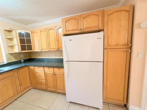 2760 W 62nd Place Hialeah FL 33016
