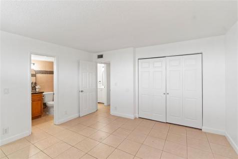 1040 SE 4th Avenue Deerfield Beach FL 33441