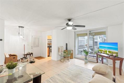 1040 SE 4th Avenue Deerfield Beach FL 33441