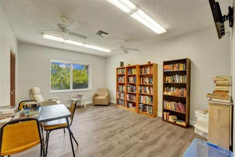 1300 N 12th Court Hollywood FL 33019