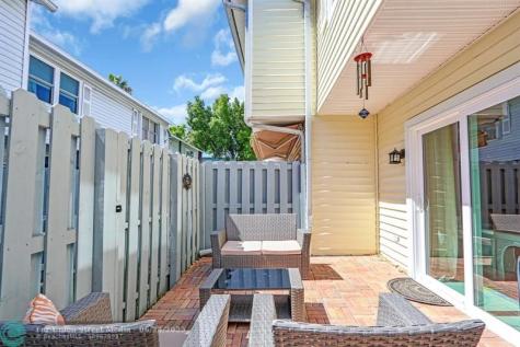 1869 NE 15th Avenue Fort Lauderdale FL 33305