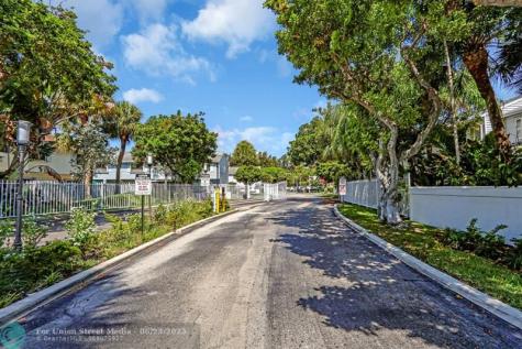 1869 NE 15th Avenue Fort Lauderdale FL 33305