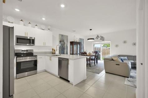 11881 NW 46th Street Coral Springs FL 33076