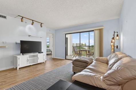 2205 S Cypress Bend Drive Pompano Beach FL 33069
