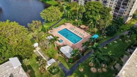 2205 S Cypress Bend Drive Pompano Beach FL 33069