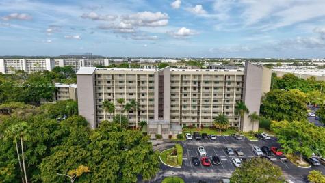 2205 S Cypress Bend Drive Pompano Beach FL 33069