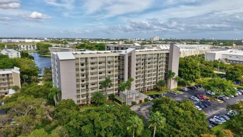 2205 S Cypress Bend Drive Pompano Beach FL 33069
