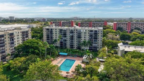 2205 S Cypress Bend Drive Pompano Beach FL 33069