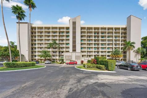 2205 S Cypress Bend Drive Pompano Beach FL 33069