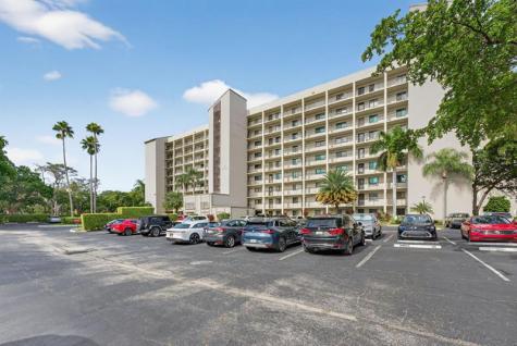 2205 S Cypress Bend Drive Pompano Beach FL 33069