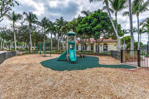 3077 N Evergreen Circle Boynton Beach FL 33426
