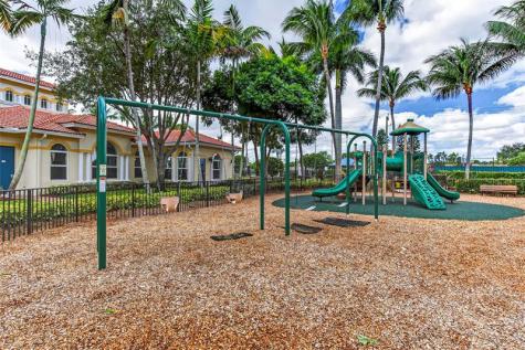 3077 N Evergreen Circle Boynton Beach FL 33426