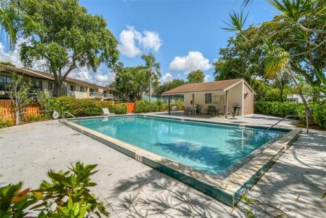 3402 Gardens East Drive Palm Beach Gardens FL 33410