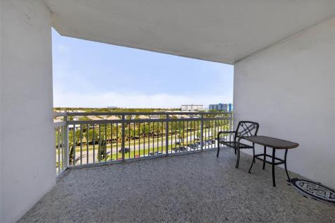 4400 Hillcrest Drive Hollywood FL 33021