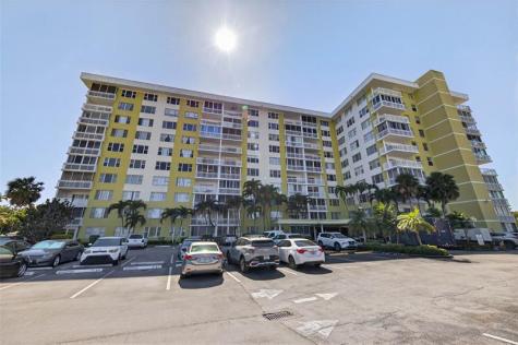 4400 Hillcrest Drive Hollywood FL 33021