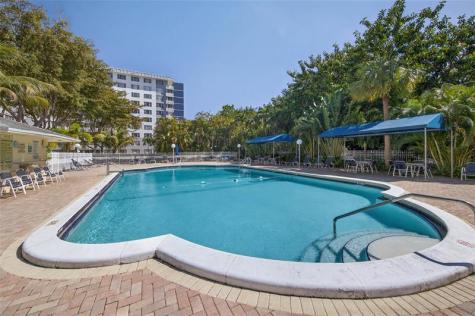 4400 Hillcrest Drive Hollywood FL 33021