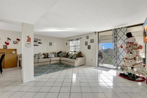 5570 NW 44th Street Tamarac FL 33319