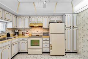 9511 N Hollybrook Lake Drive Pembroke Pines FL 33025